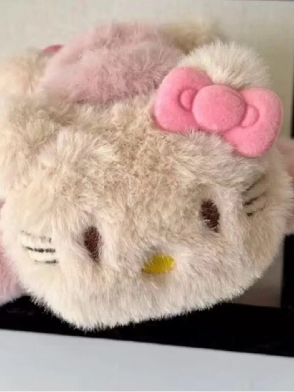 Hello Kitty Plush Pink Hair Claw